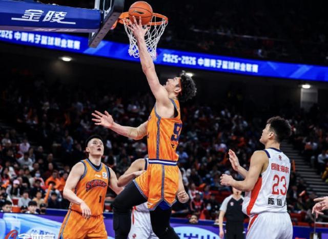 乐鱼体育平台-王哲林：十几年生涯达成万分非常开心，希望未来实现更多目标