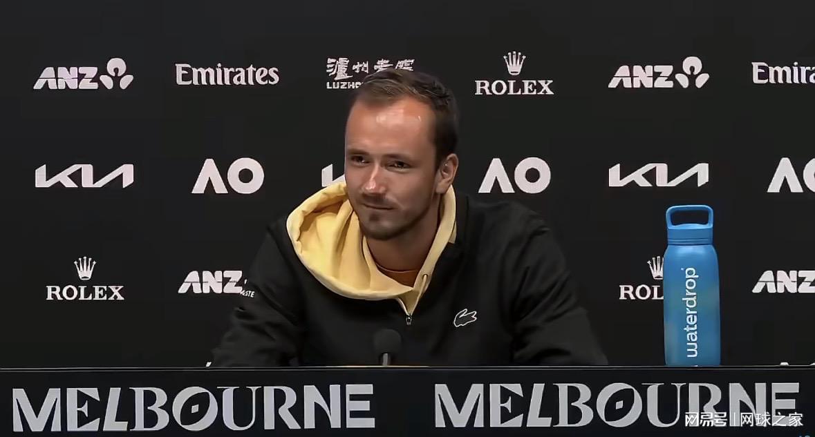 乐鱼体育官网-梅德韦杰夫的坚持：我从未考虑过更改国籍